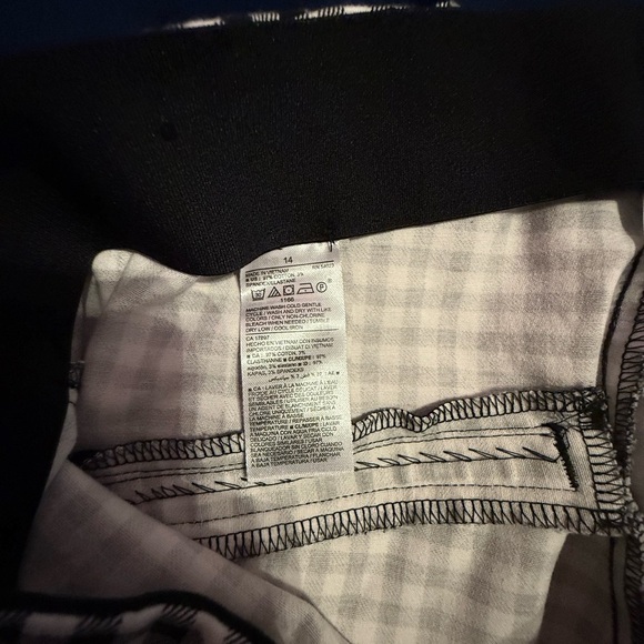 Old Navy Women's Black and White Checkered Chinos - Picture 5 of 5